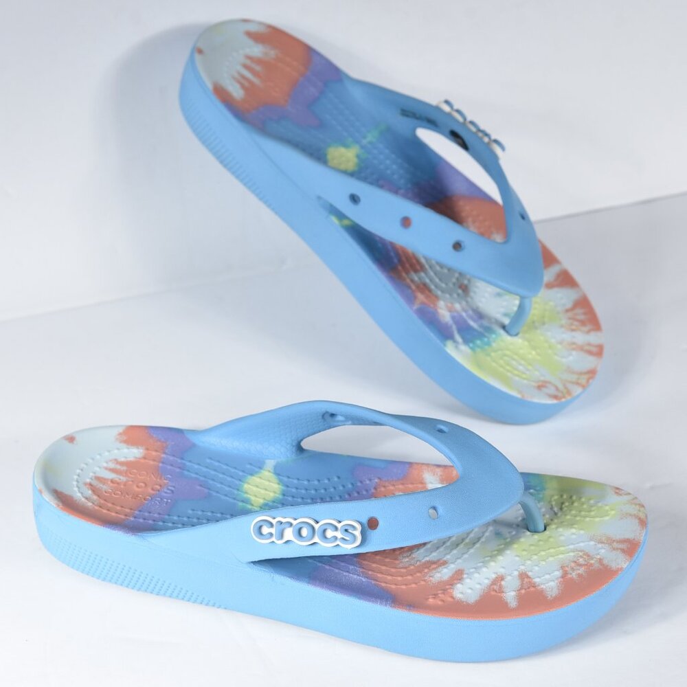 CROCS Tie Dye Platform Flip Flops size 7